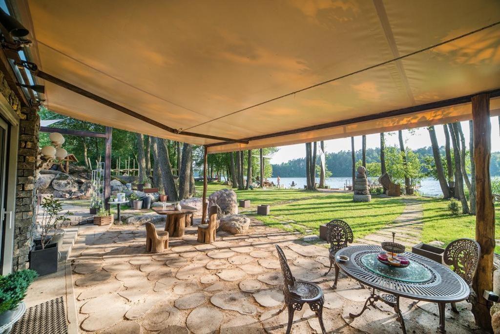 Akmenos Villas & Bungalow Brazuole Luaran gambar