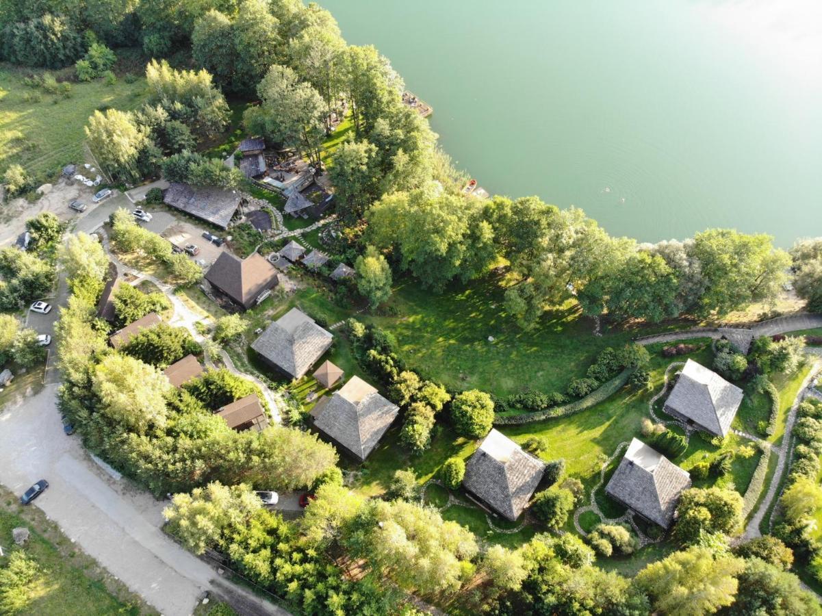 Akmenos Villas & Bungalow Brazuole Luaran gambar